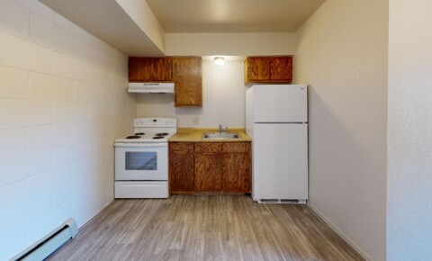 Apartments Near TMCC Oak Manor & Angel Street for Truckee Meadows Community College Students in Reno, NV