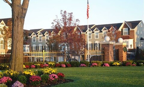 Apartments Near Brentwood Greenview Square for Brentwood Students in Brentwood, NY