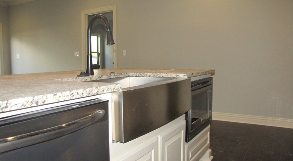 Now Pre-Leasing Stunning 3 Bedroom, 2.5 Bathroom Home In Fayetteville, A