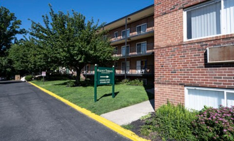 Apartments Near Reconstructionist Rabbinical College 113-Walnut Terrace for Reconstructionist Rabbinical College Students in Wyncote, PA