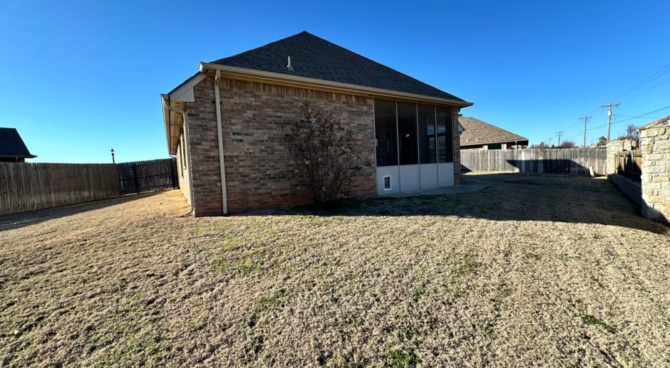 4 Bed 2.5 House in Norman