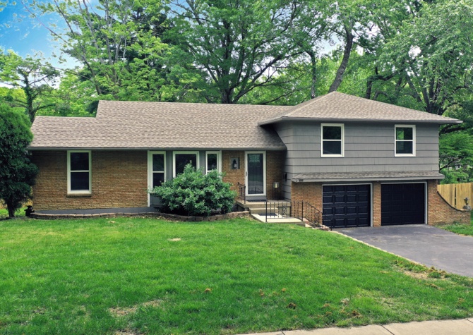 Houses Near Charming 3 Bed, 2 Bath Raised Ranch in Prairie Village, Kansas - Recently Remodeled!