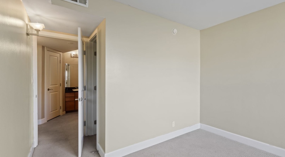 Available Now! 2 bedroom & 2 bath Condo in Westwood!