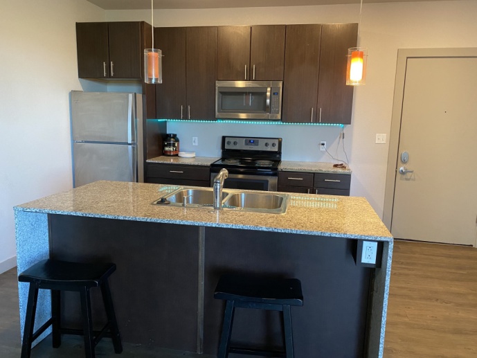XL 2 Bedroom Furnished Apartment With Parking Passes 