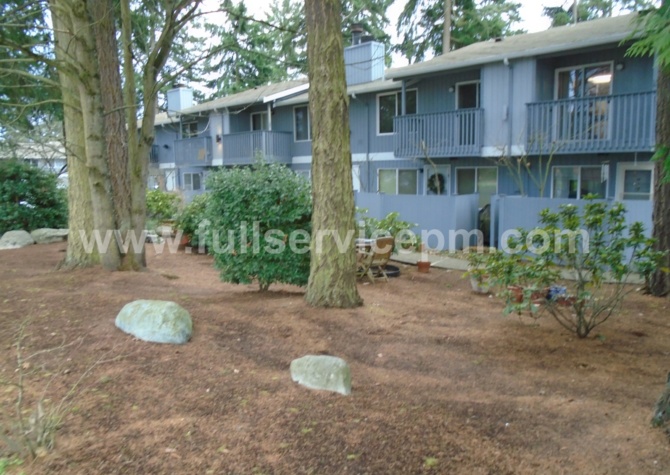 Houses Near One BD, One BTH Edmonds Condo in Quiet Building