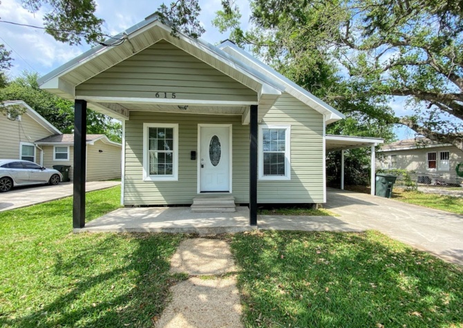 Houses Near 2BR Home with Private Yard – Available Now in Lake Charles!
