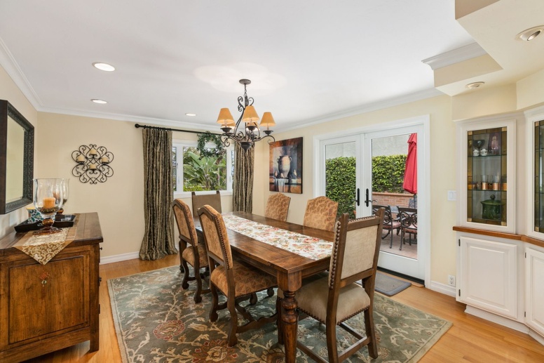 4BD/2.5BA California Coastal Home with Sweeping Views and Serene Outdoor Living