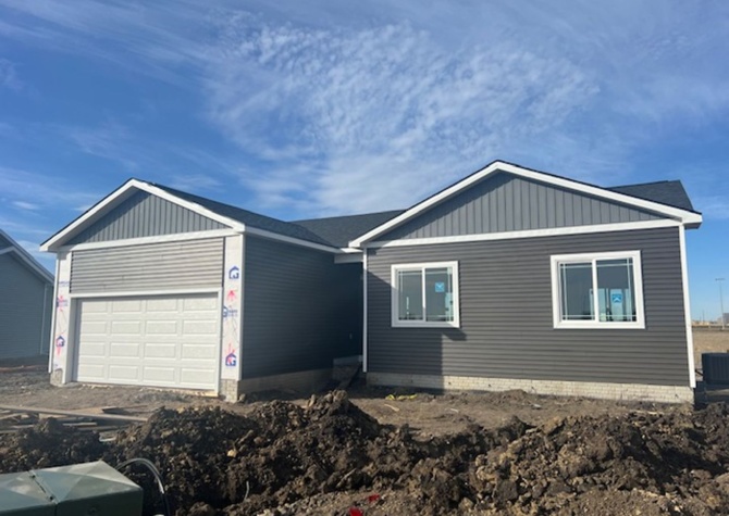 Houses Near New construction 4 bedroom Finished basement Ranch home / Waukee NW School District