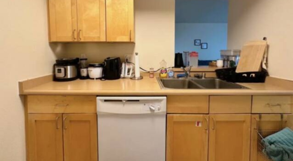 UCLA Townhouse Summer Sublease
