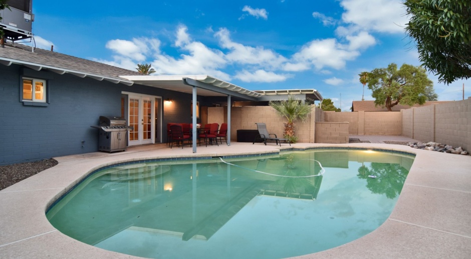 Gorgeous 4 bed 3 bath with pool in Tempe! 