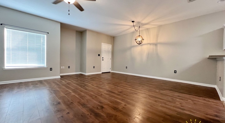 Beautiful townhome in the heart of Niceville! 