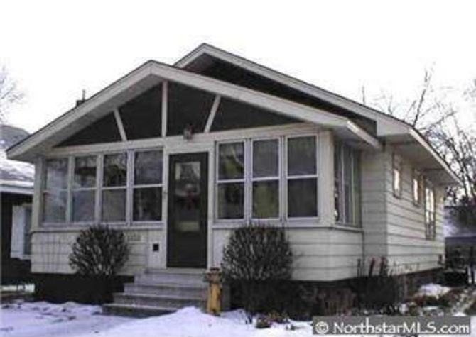 Houses Near Charming 2 BR House in St Paul!