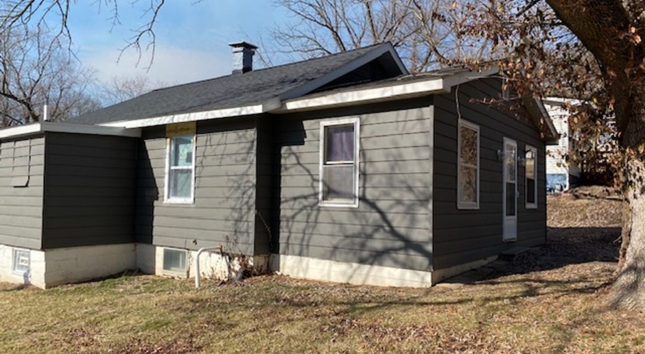 Two Bedroom House in Edwardsville!