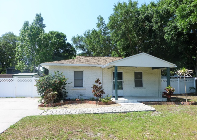 Houses Near Adorable South Tampa 2/1 home with fenced yard!