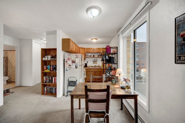 Campus East Apartments: Your Perfect Home Near U of M Twin Cities! 