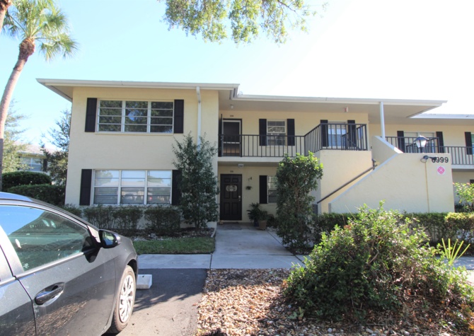 Houses Near Fully Furnished tranquil 3/2 in Palm Aire!!