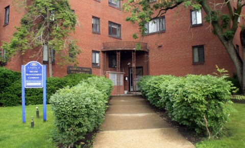 Apartments Near La Roche Ellsworth Towers for La Roche College Students in Pittsburgh, PA