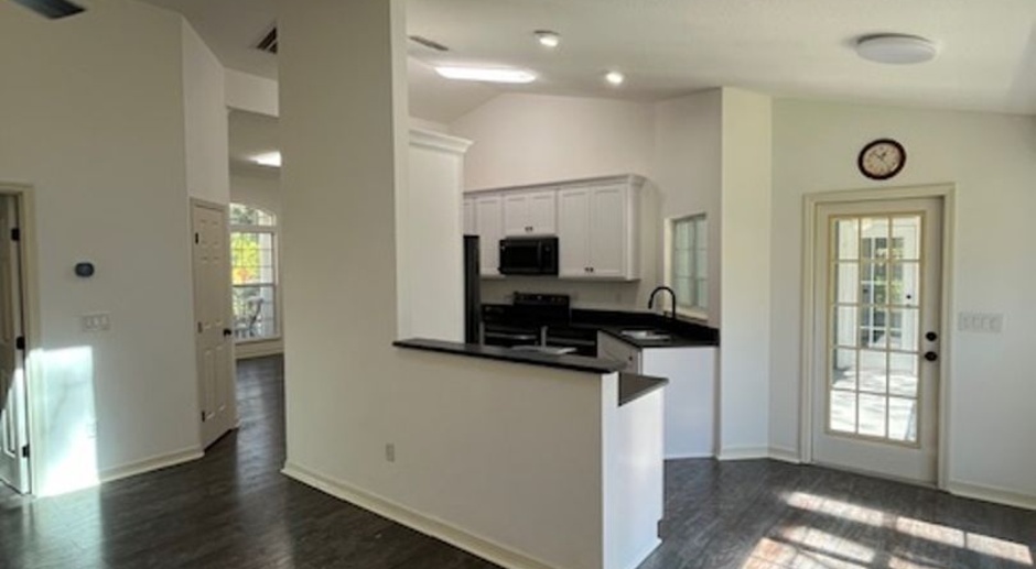 Beautiful and completely Renovated 3/2 fenced-in home in Mentone!