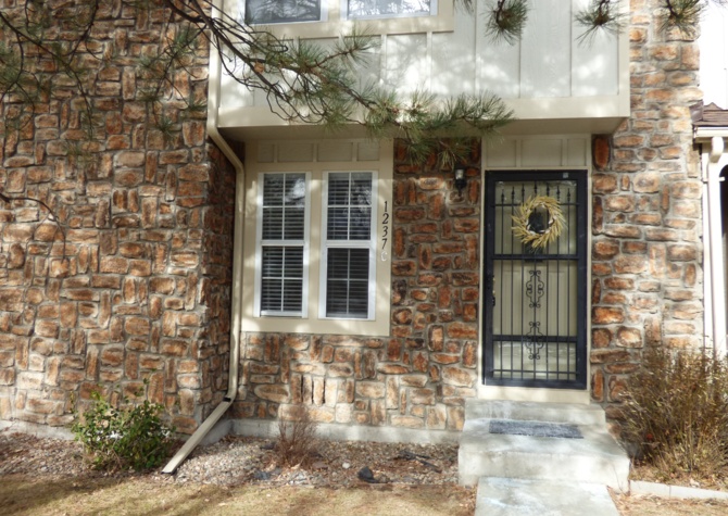 Houses Near Charming & Spacious 2BR/2.5 Townhome in Lakewood! AVAIL 08/15