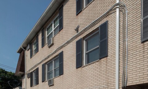 Apartments Near Teterboro School of Aeronautics Westwood Manor: In-Unit Washer & Dryer, Cold Water Included, Cat & Dog Friendly, and Walk-In Closets  for Teterboro School of Aeronautics Students in Teterboro, NJ