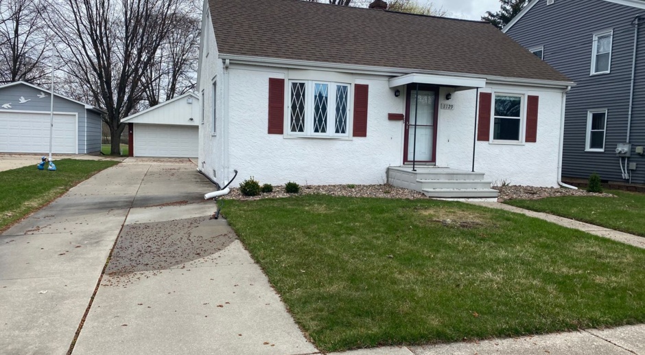3 Bed 1 Bath Single Family Home - SHORT TERM OPPORTUNITY!