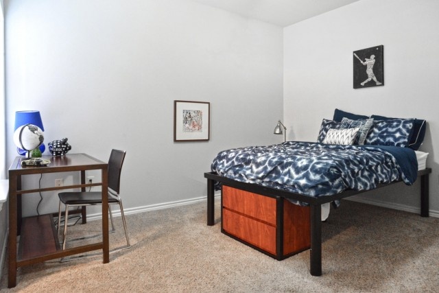 Off Campus Student Housing at Midtown 905 available 8/1/23 - 7/26/24