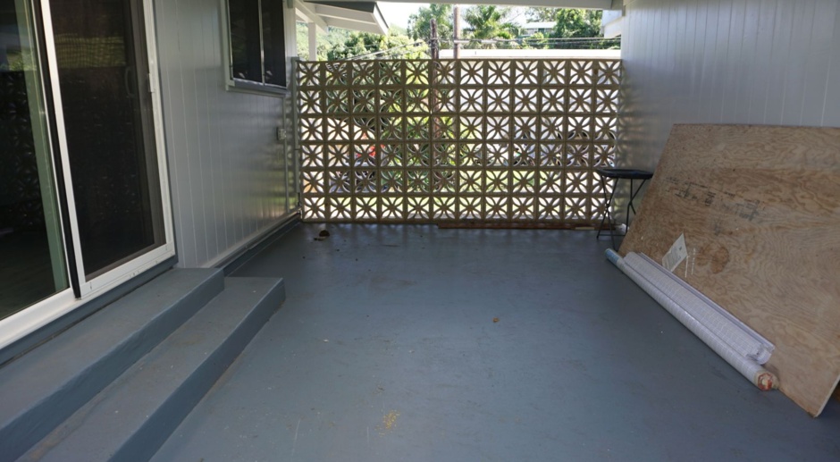 AVAILABLE NOW! 3 BEDROOM, 2 BATH HOUSE IN KANEOHE!