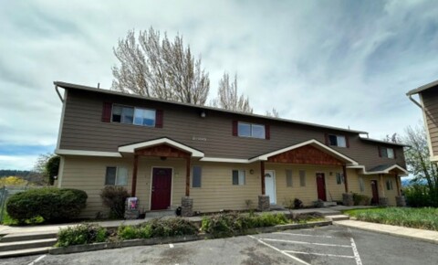 Apartments Near Oregon Tech California Avenue 2800  for Oregon Institute of Technology Students in Klamath Falls, OR