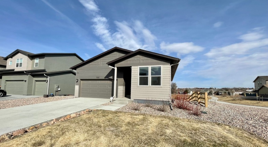Stunning Newer Build 4 Bed 3 Bath home in Greeley! ALL UTILITIES INCLUDED!!
