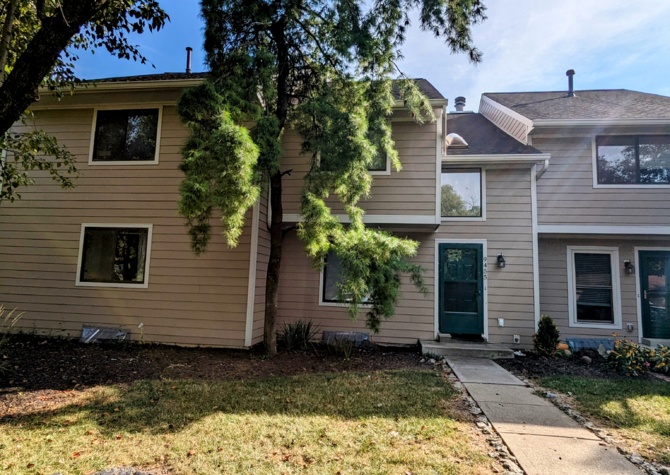 Houses Near Large Two Bedroom in Blue Ash - Hunters Creek