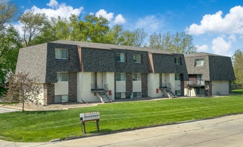 Apartments Near Grand View North Valley Apartments - Valley Acres for Grand View College Students in Des Moines, IA