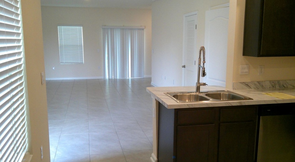 BRAND NEW Town Home in the NEW community on Baymeadows & Southside, Baypointe!!