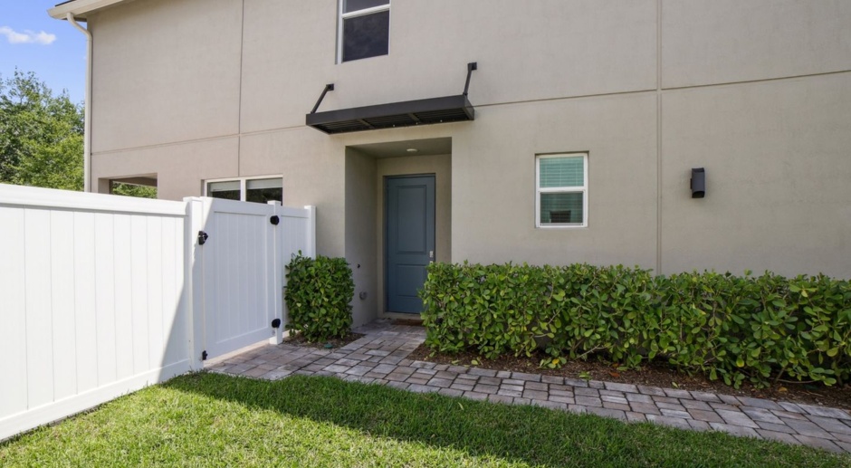 4 Bedroom Townhome in Lake Worth