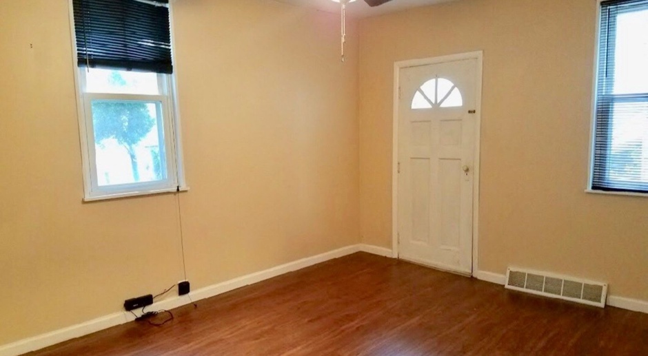 Spacious 4 bedroom - 2 bathroom apartment on South Side