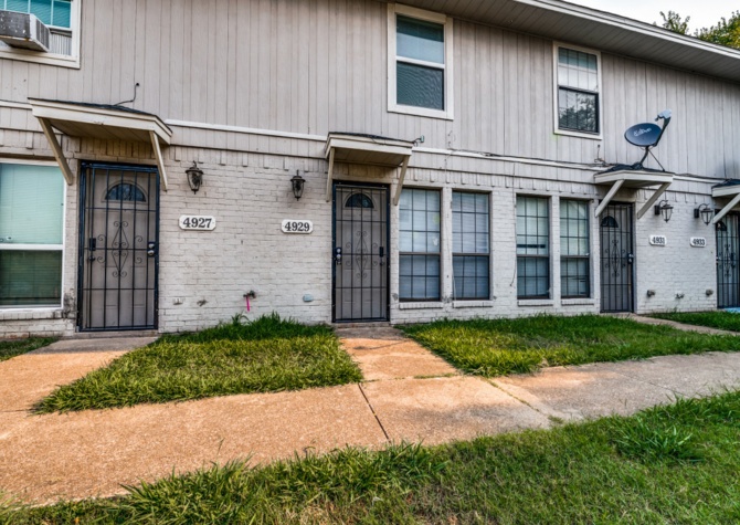Houses Near 4929 Miller Ave. Very nice 2-story town home in Ft. Worth