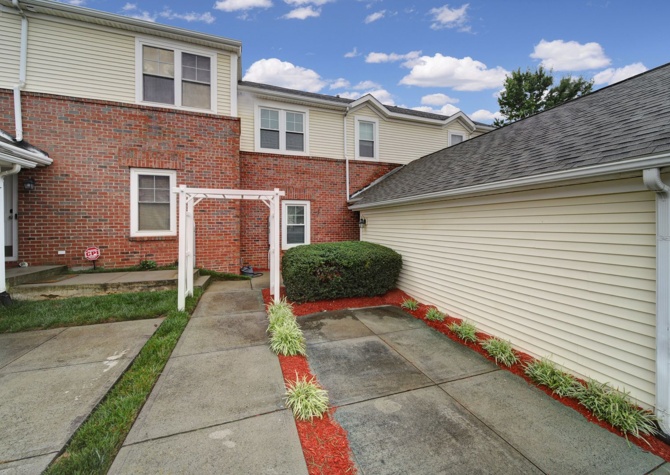 Houses Near Lovely 2 Bed 2.5 bath Townhome in Steele Creek Area of Charlotte!