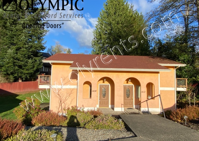 Houses Near Eastside of Olympia - Spacious 2 Bdrm Townhouse Style Duplex