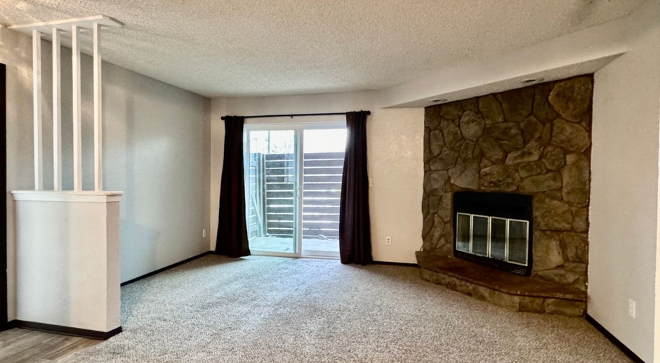 Well Maintained and Recently Updated 2 Bed/2 Bath Condo Conveniently located at Mississippi and Chambers!  Large Primary Bedroom w/ Bathroom and Walk-In Closet!  EZ Access to shopping, dinning, entertainment, I225 and More!