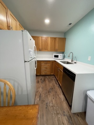 Men's Walking Distance to BYU + newly remodeled