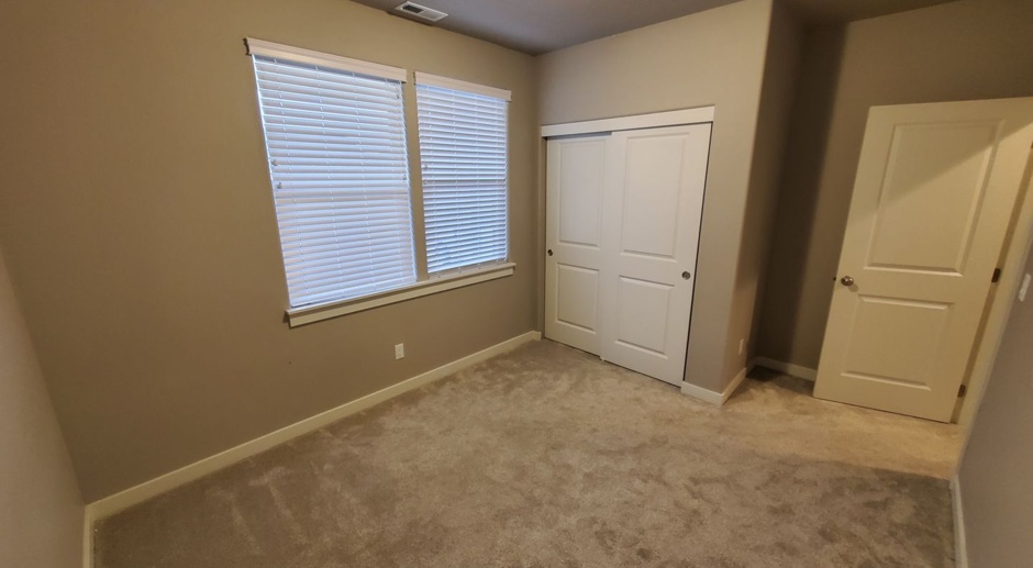 New 3+ Bedroom in North Albany.  Available in January