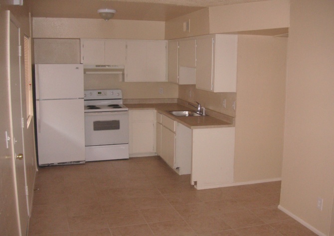 Houses Near 2 bedrooms, 1 bath nice affordable units central location