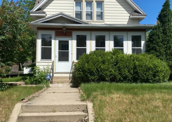 Houses Near Beautiful 4+ bedroom home in St Cloud