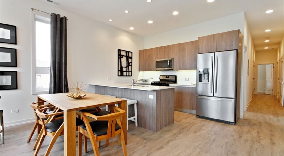 STUNNING PORTAGE PARK 2 BED 2 BA WITH CONDO QUALITY FINISHES