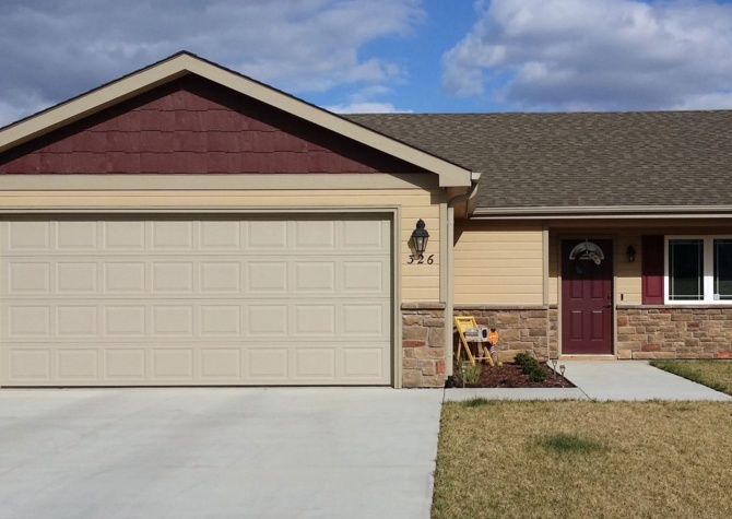 Houses Near Beautiful duplex located close to Fort Riley!
