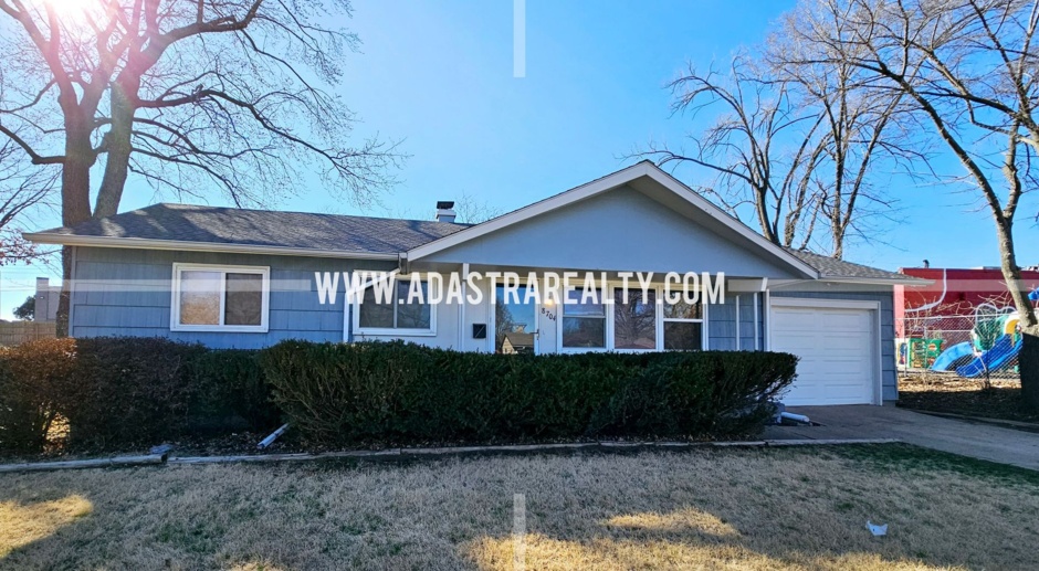 Very Nice Ranch Home in South KCMO-Available NOW!!