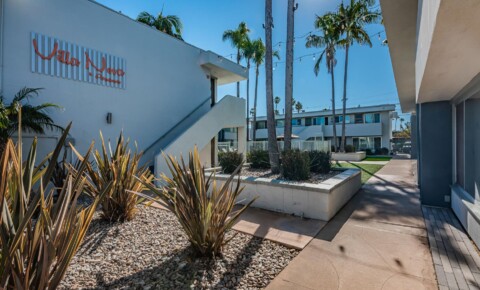 Apartments Near TSRI Retro Gem in Rolondo, San Diego with Pool for Scripps Research Institute Students in La Jolla, CA