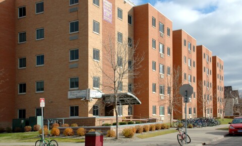 Sublets Near Wisconsin 1,2,3 , or 4 bedroom apt rooms in 4 bedroom for sublease (summer) for Wisconsin Students in , WI