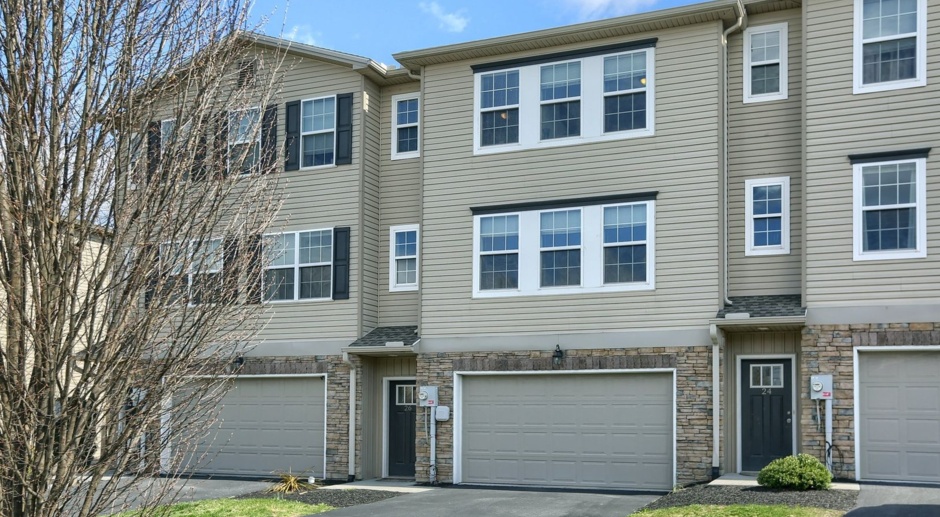 Newer build 2,000 sq ft 3/BR 2.5 bath luxury townhome