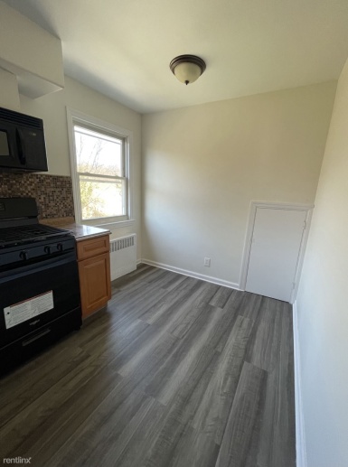 Spacious 1 Bedroom Apartment with Lake Views on 2nd Floor of Private Home - Located In Yonkers