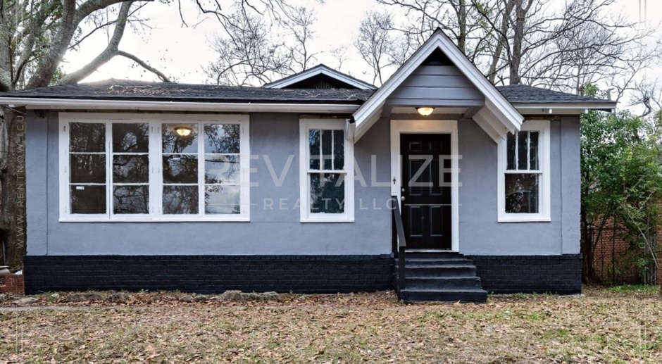 Spacious 5 Bed 2 Bath in Mobile!